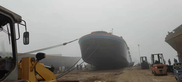 恭喜李老板船只下河，船號(hào)（四航258）